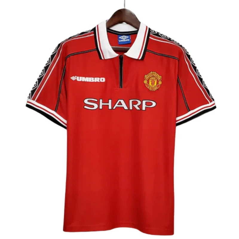 Camiseta Manchester United local Retro 1998 vista sobre fondo blanco