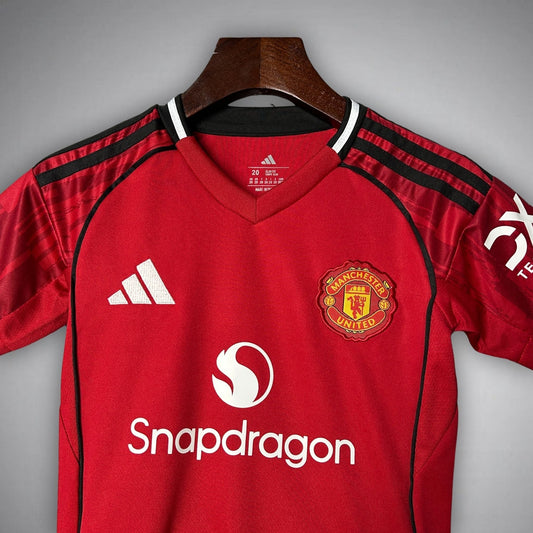 Kit Manchester United Local Niños 2025/26