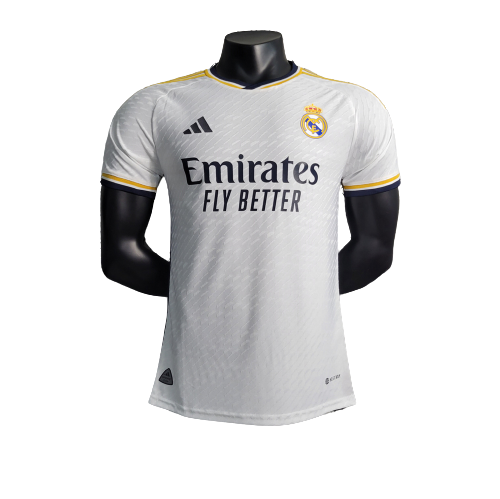 Camiseta Real Madrid local 2023/2024 - Versión Jugador vista sobre fondo blanco