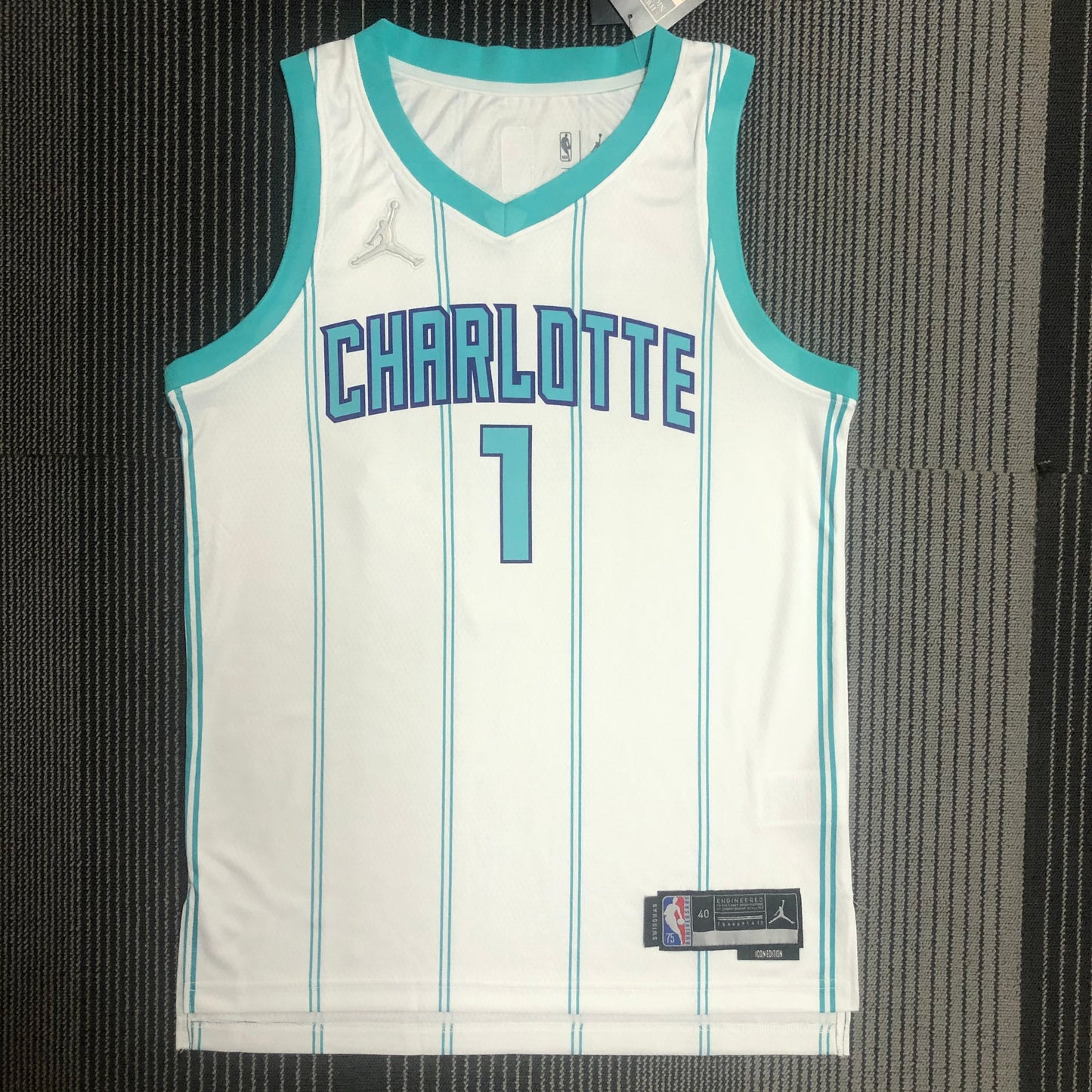 Charlotte Hornets Local 24/25