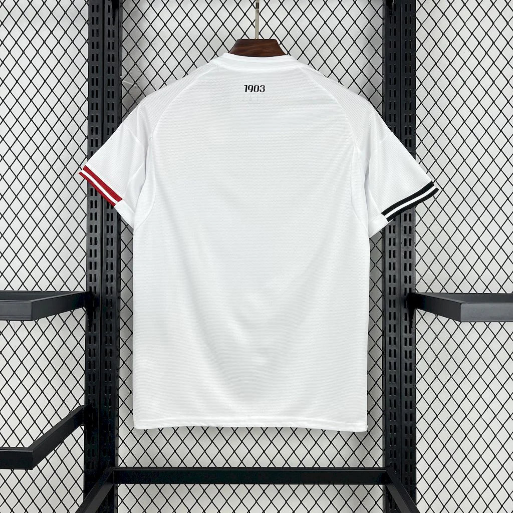 Camiseta Local Besiktas 25/26
