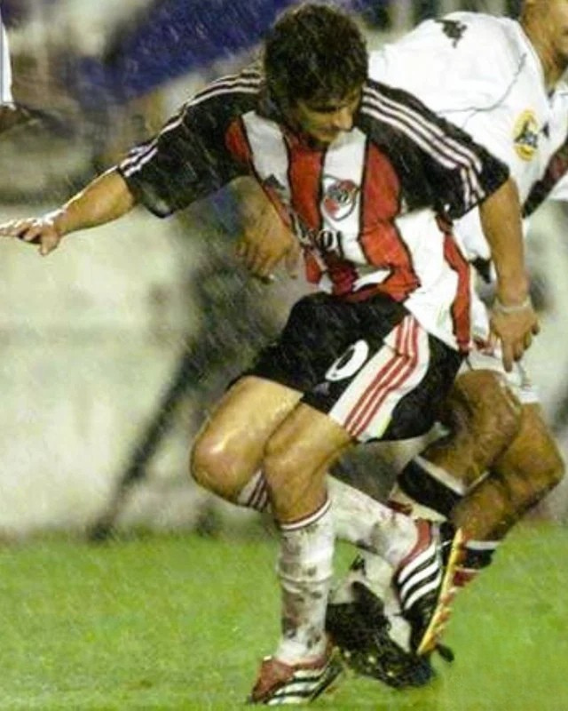 Camiseta Retro PABLO AIMAR 1999-00 River Plate