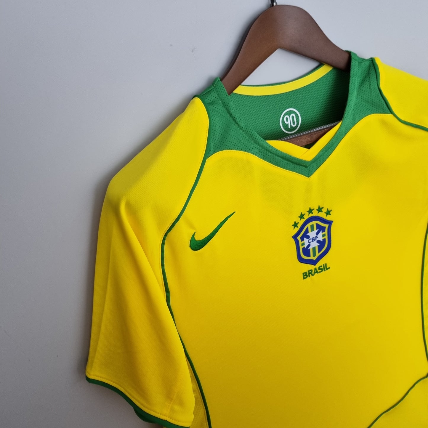 Camiseta Brasil local Retro 2004/2005