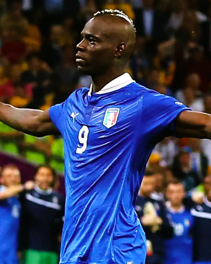 Camiseta Retro BALOTELLI MARIO 2012-13 Italia