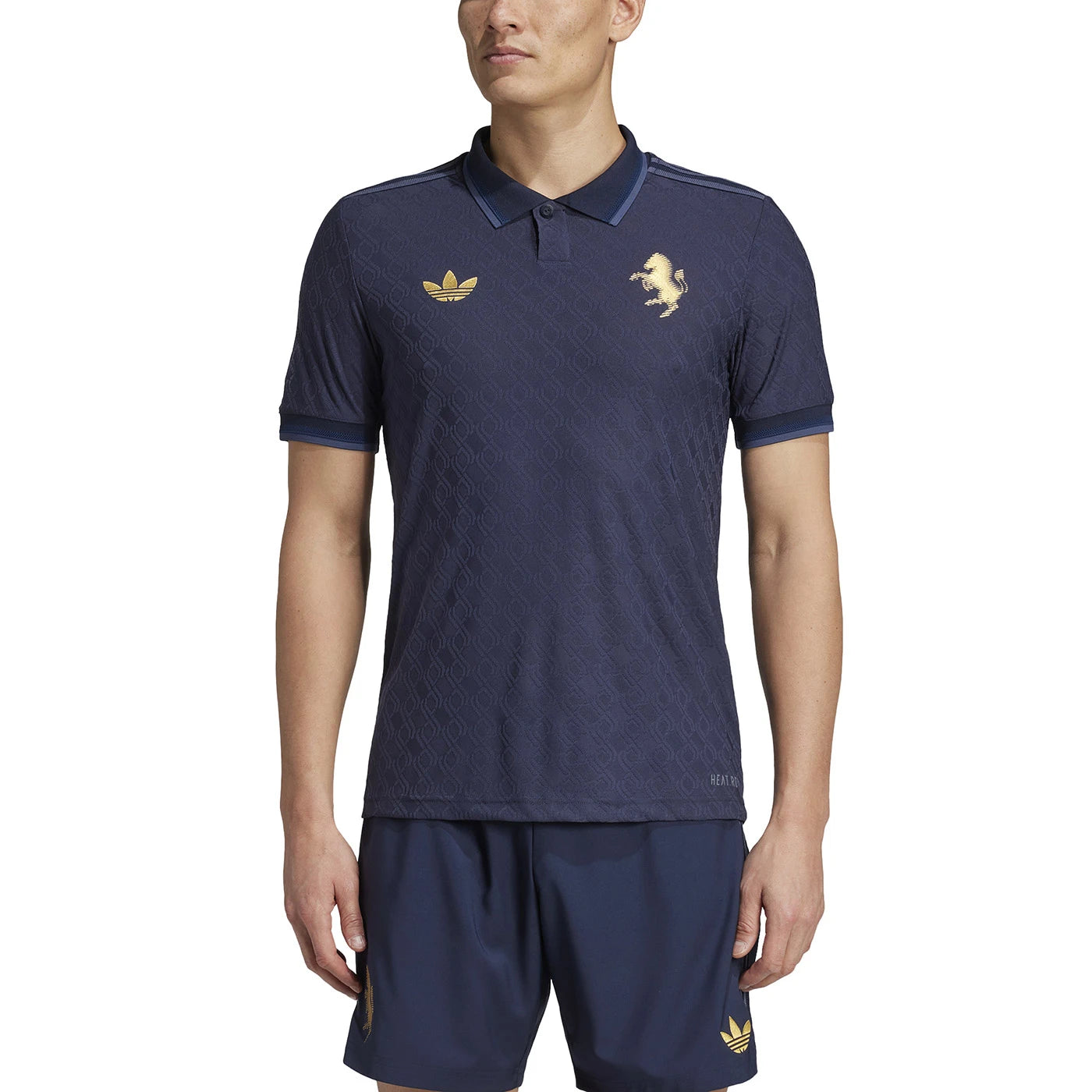 Camiseta Juventus tercera 2024/2025 vista sobre fondo blanco