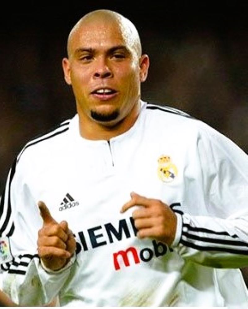 Camiseta Retro RONALDO 2003-04 Real Madrid