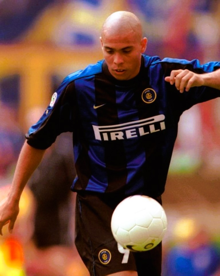 Camiseta Retro RONALDO 1999-00 Inter de Milan