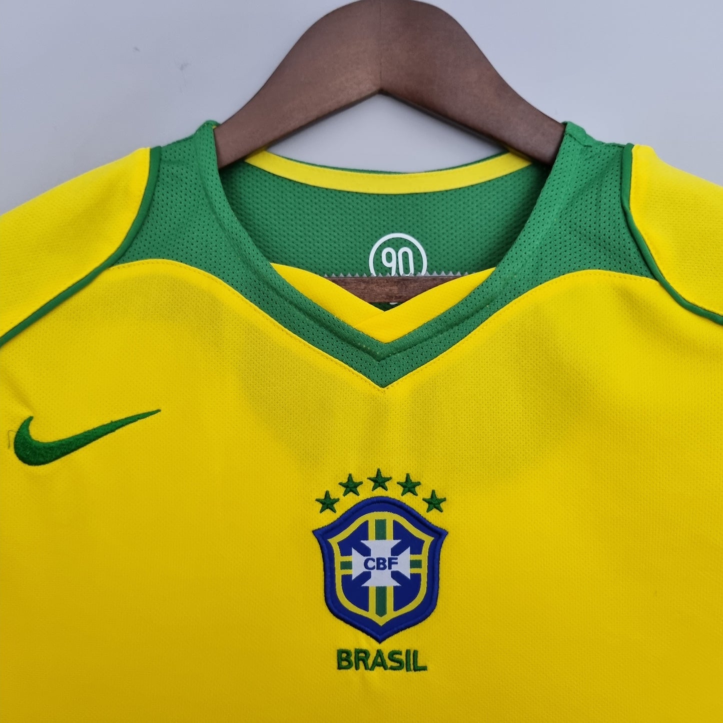 Camiseta Brasil local Retro 2004/2005