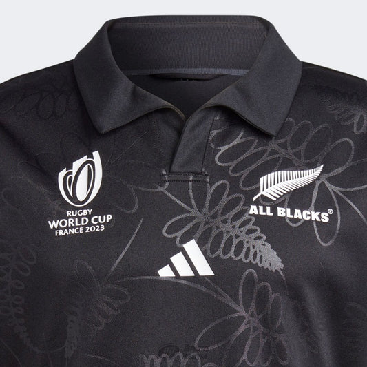 Camiseta Rugby All Blacks local - RWC '23 vista sobre fondo blanco