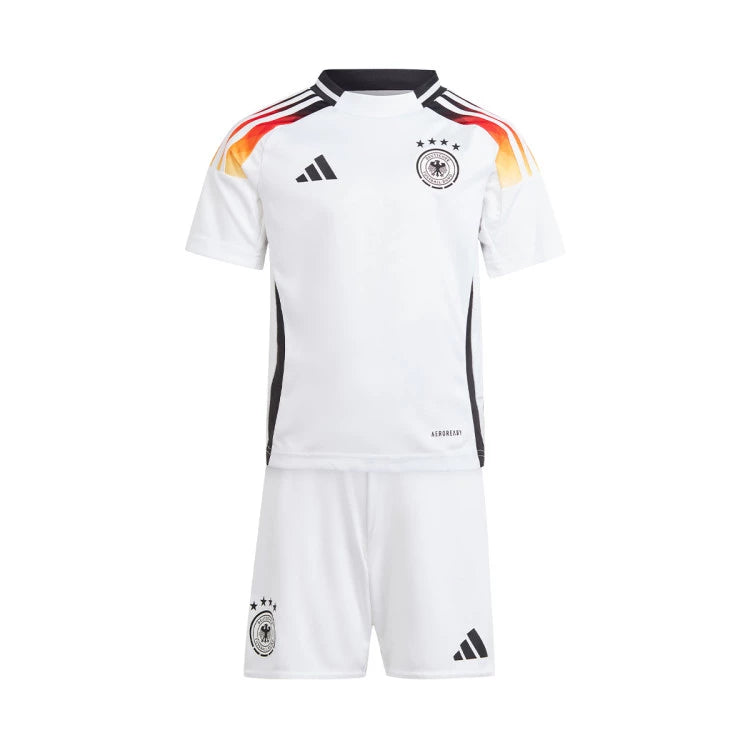 Camiseta + Short Alemania local 2024 - NIÑOS vista sobre fondo blanco