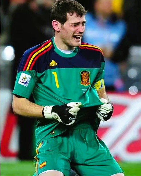 Camiseta Retro CASILLAS IKER 2010-11 España