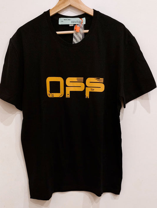 Remera Off White - TL STORE ⚡️ vista sobre fondo blanco