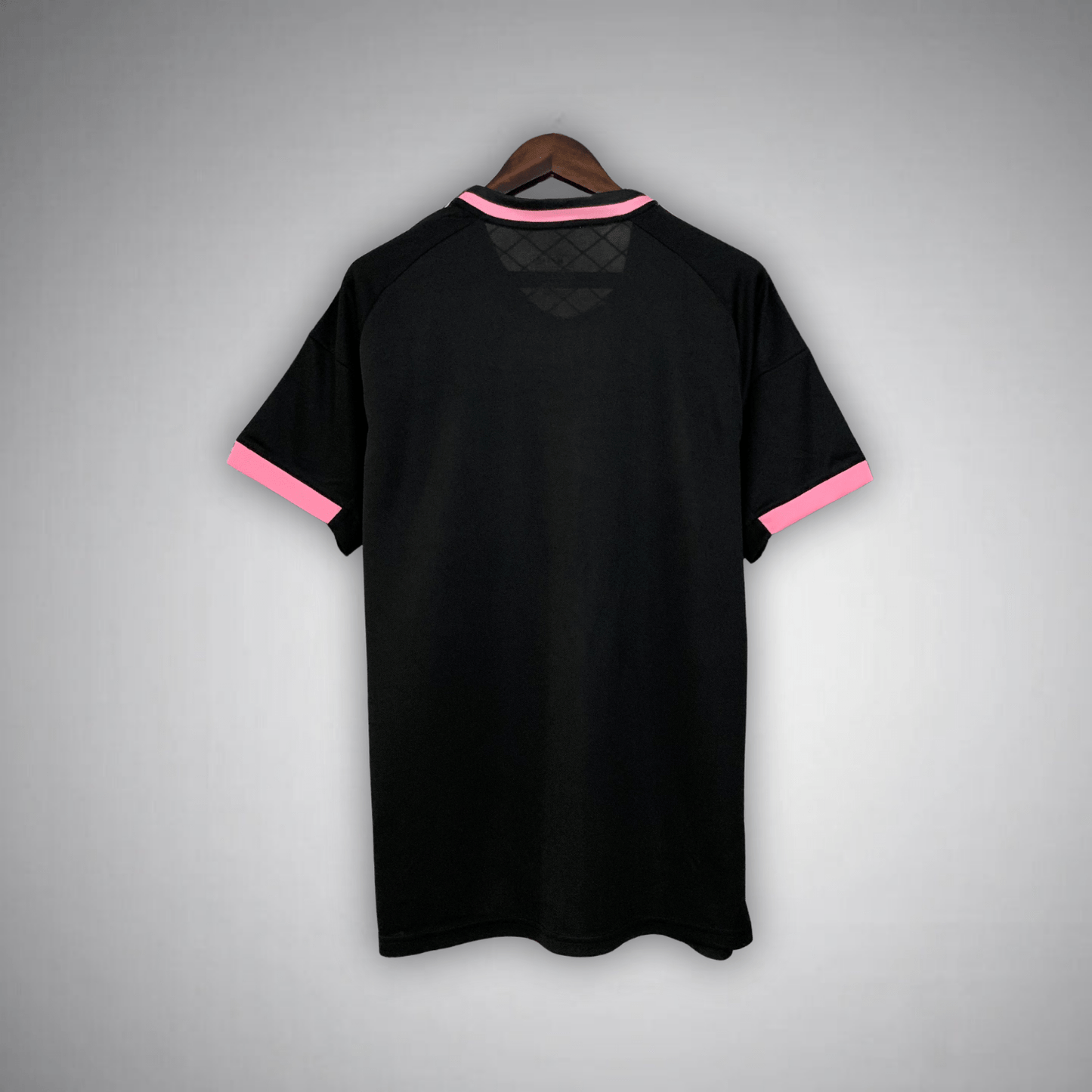 Camiseta Real Madrid "Pink Kingsnake" Ed. Especial Kit