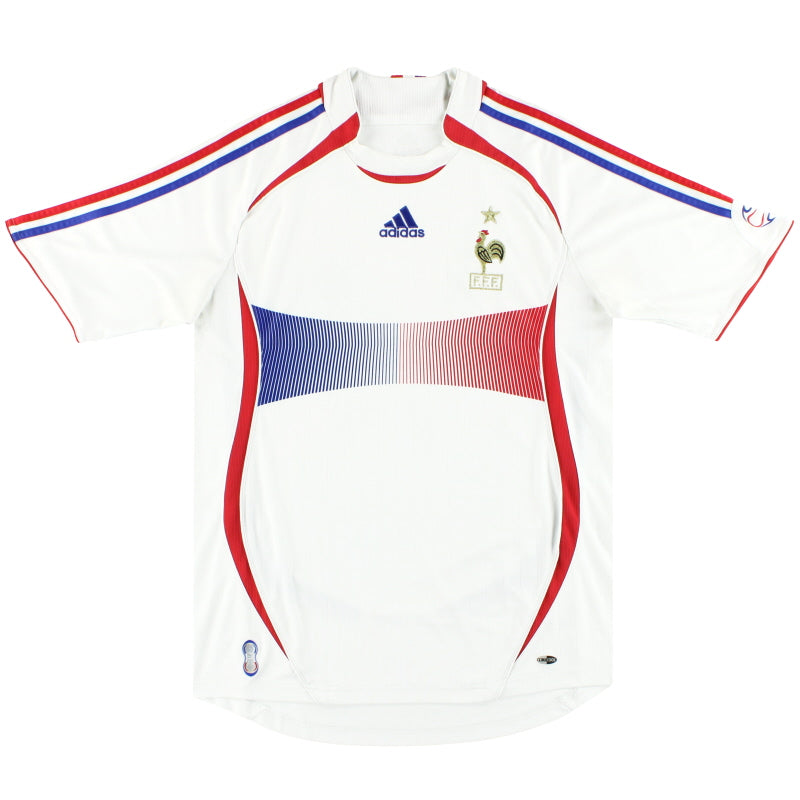 Camiseta Francia visitante Retro 2006 vista sobre fondo blanco