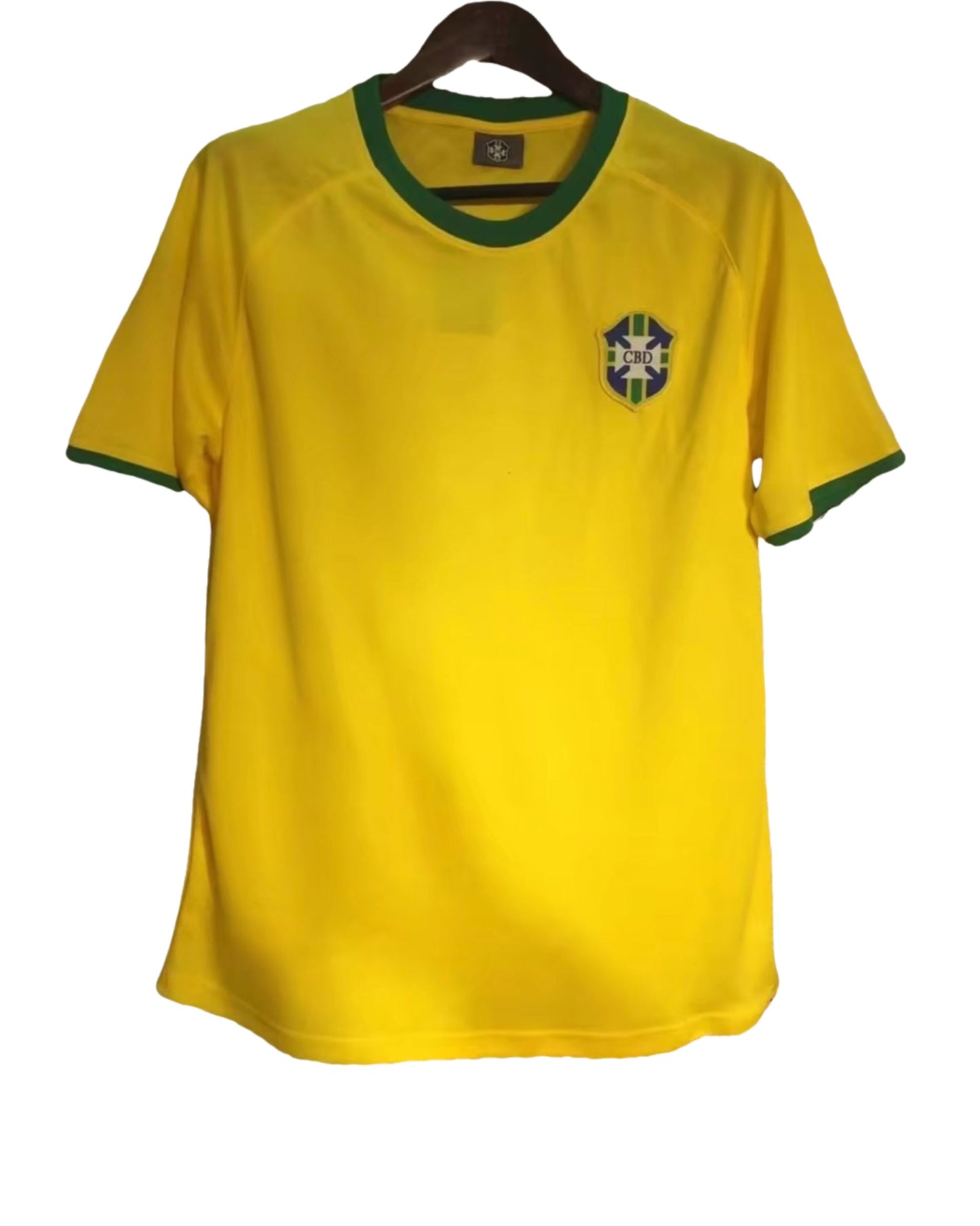 Camiseta Brasil Retro 1970 vista sobre fondo blanco