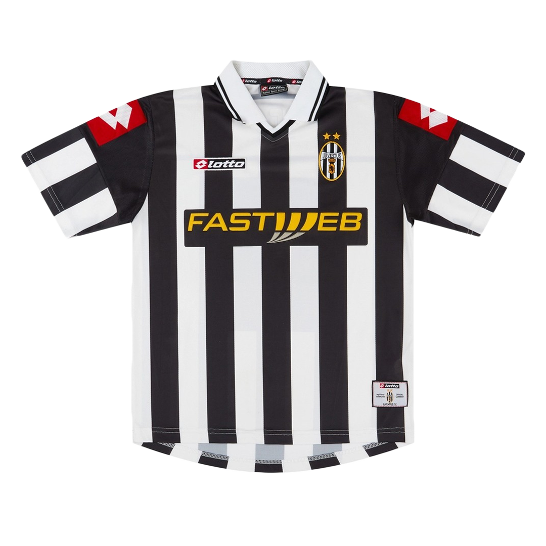 Camiseta Retro Juventus 2001/2002 vista sobre fondo blanco
