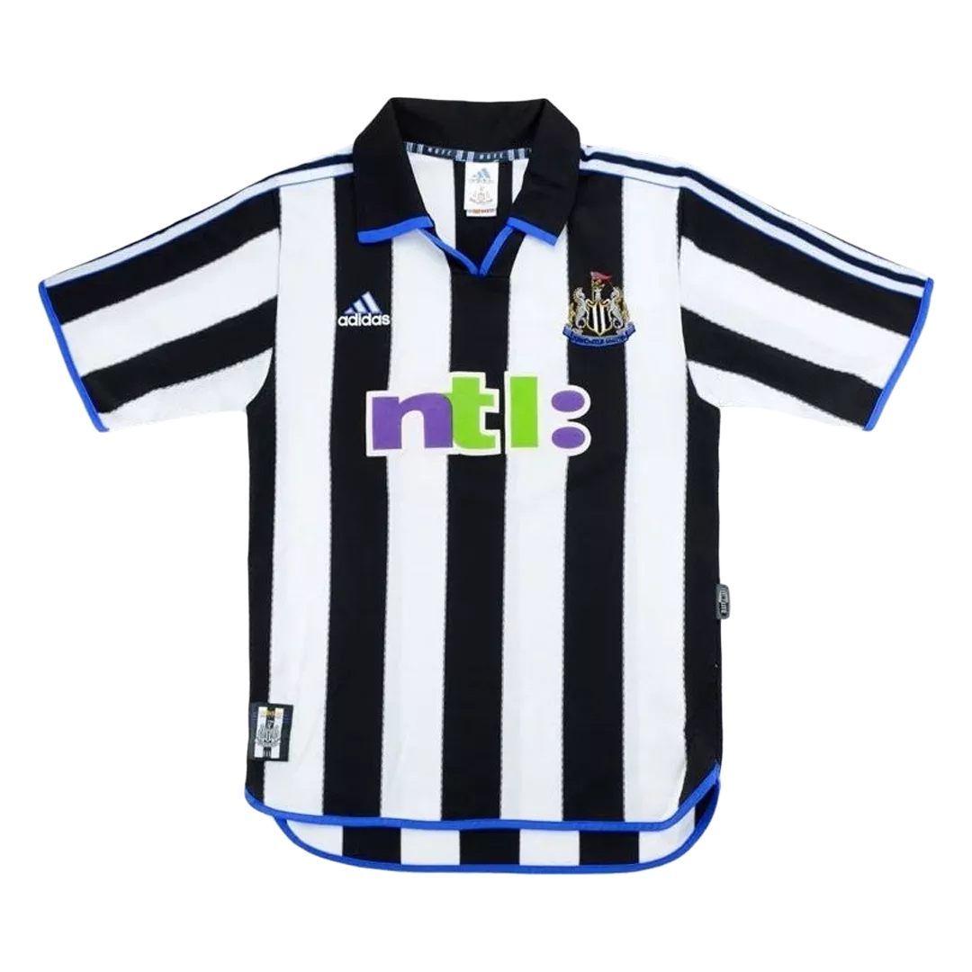 Camiseta New castle Retro 2000/2001 vista sobre fondo blanco