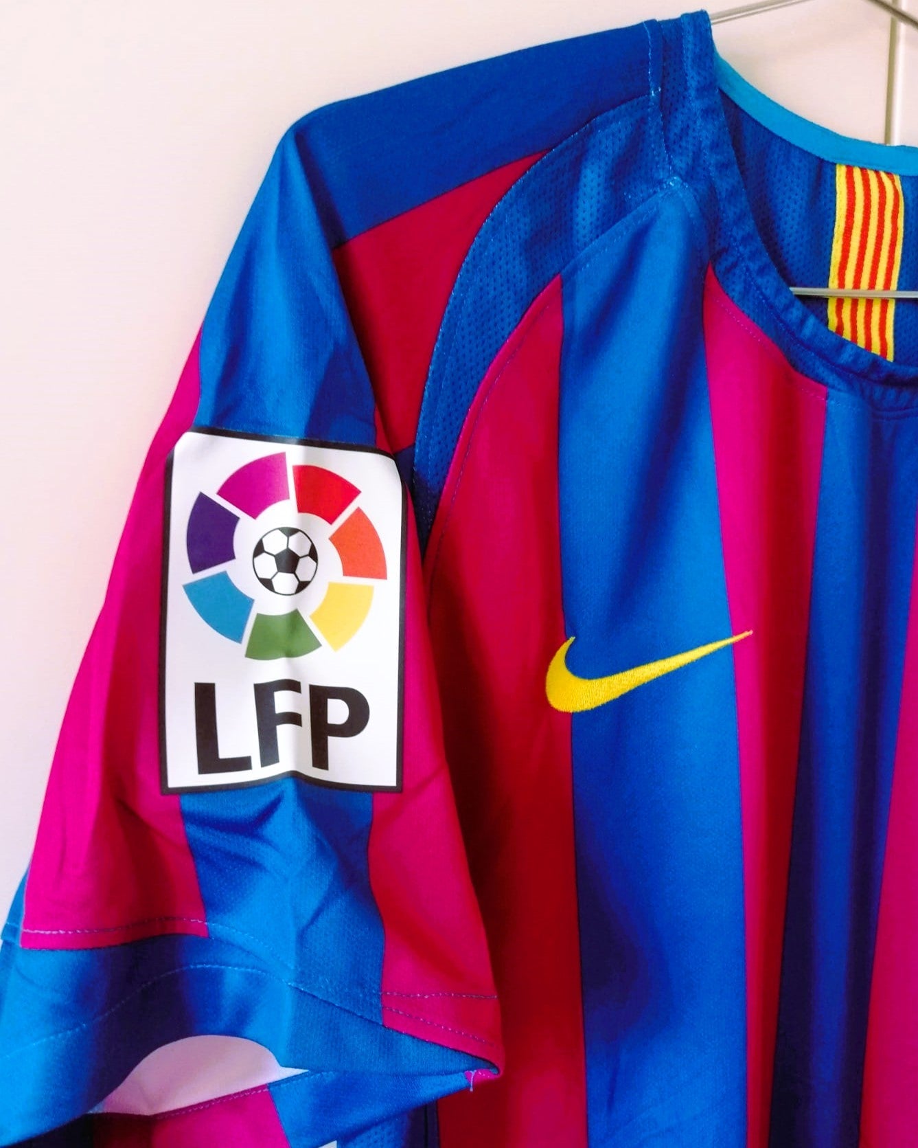 Camiseta Retro RONALDINHO 2005-06 Barcelona