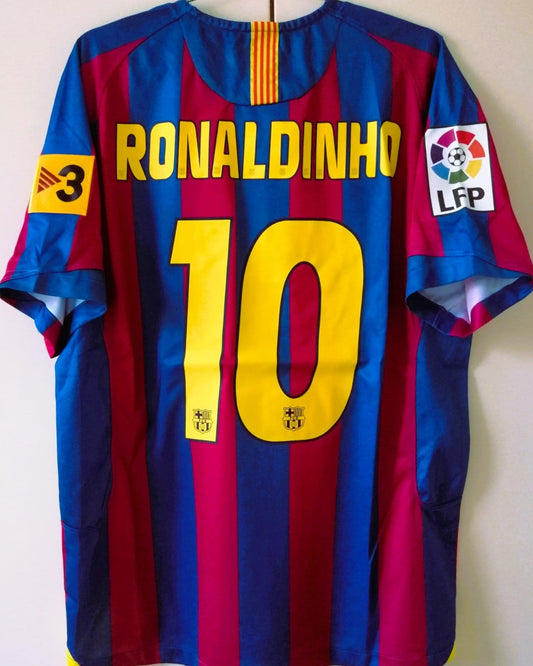 Camiseta Retro RONALDINHO 2005-06 Barcelona