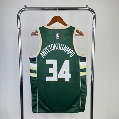 Milwaukee Bucks Local 24/25
