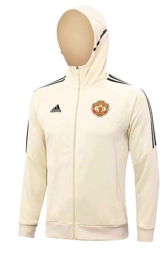 Campera Manchester United 2023/2024 vista sobre fondo blanco
