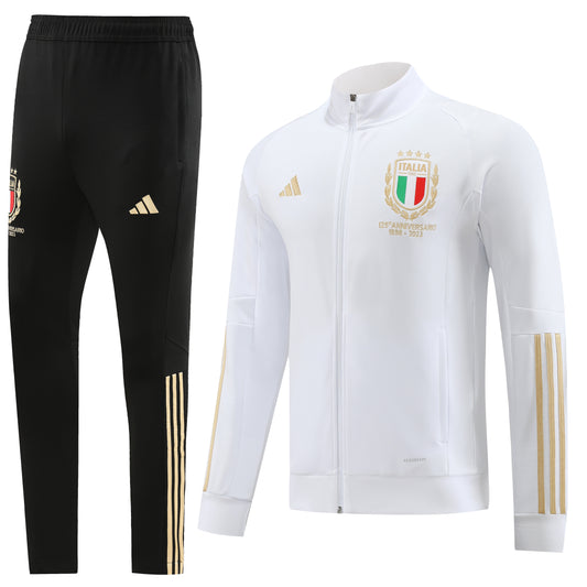 Conjunto Italia - Ed. 125 Aniversario vista sobre fondo blanco