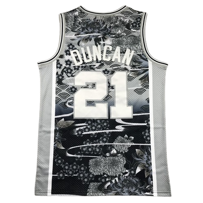 Camiseta San Antonio Spurs - Retro 1998/99 Tim Duncan vista sobre fondo blanco