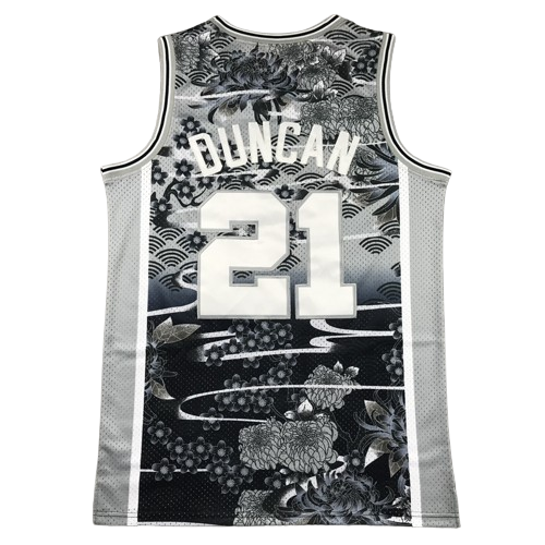 Camiseta San Antonio Spurs - Retro 1998/99 Tim Duncan vista sobre fondo blanco