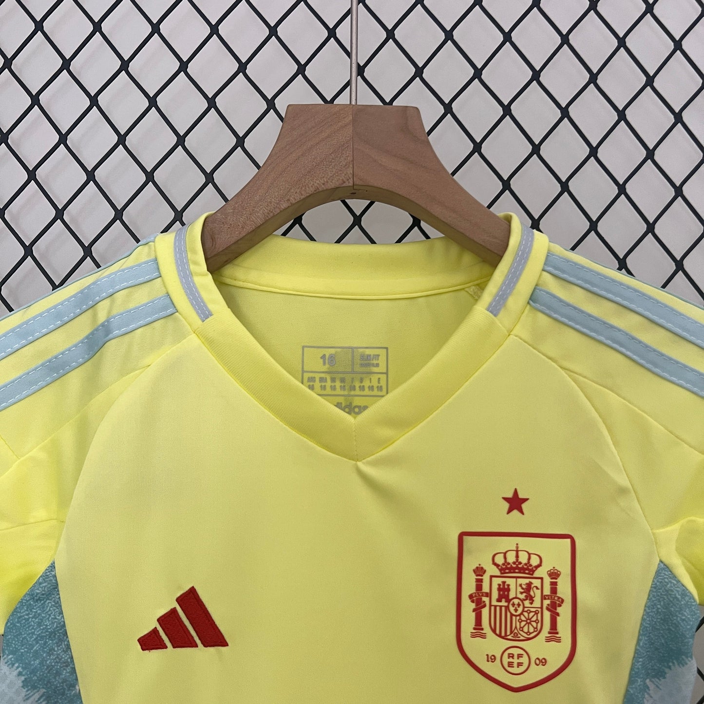 Kit Niño España Visitante 2024