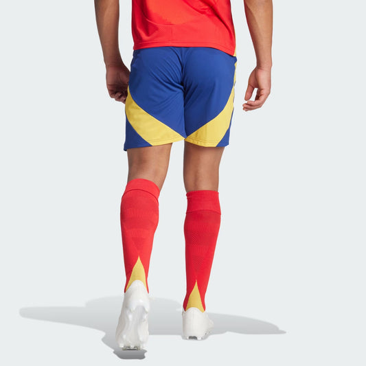 Short España local - Eurocopa 2024 vista sobre fondo blanco