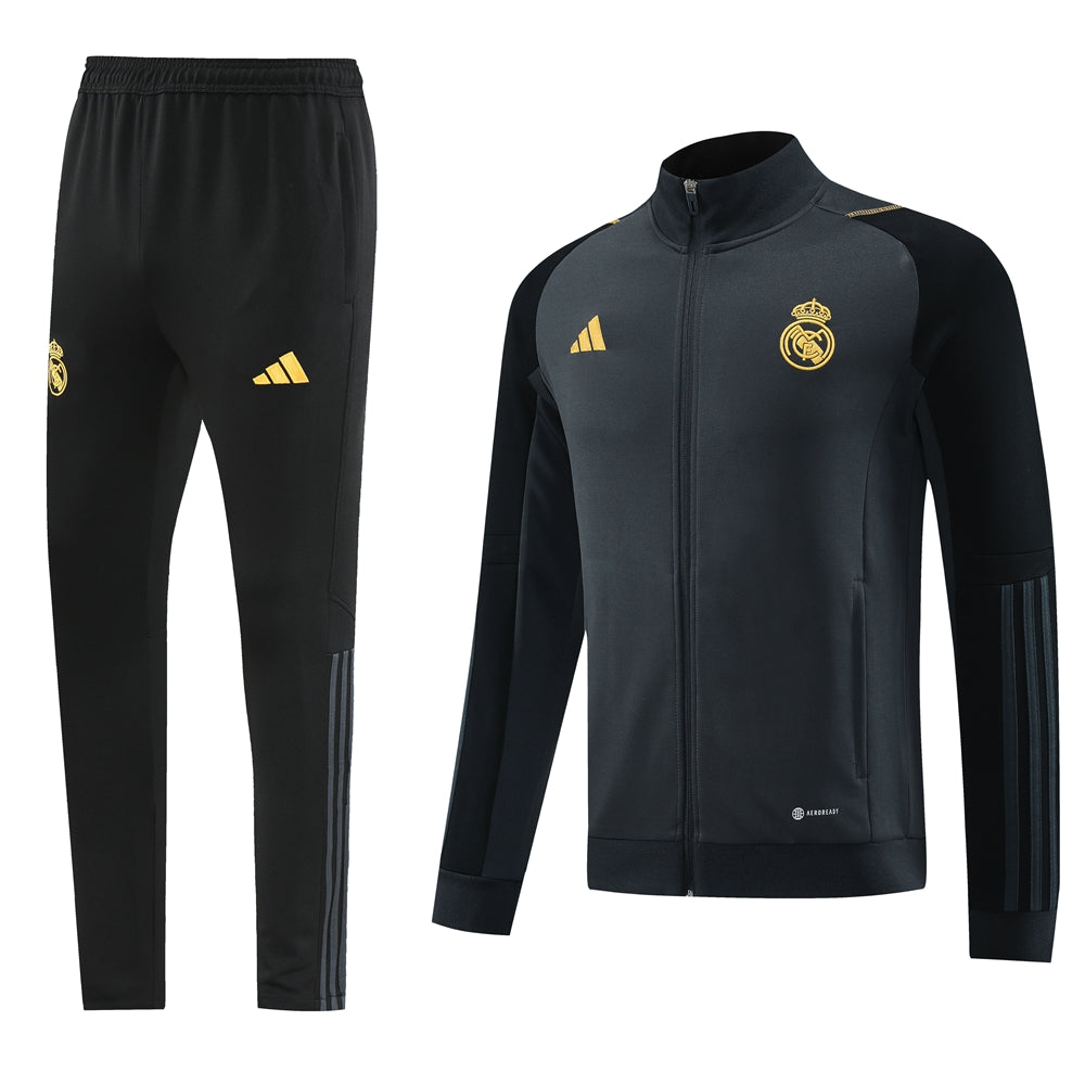 Conjunto Real Madrid 2024 vista sobre fondo blanco