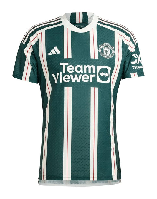 Camiseta Manchester United alternativa 2023/2024 vista sobre fondo blanco