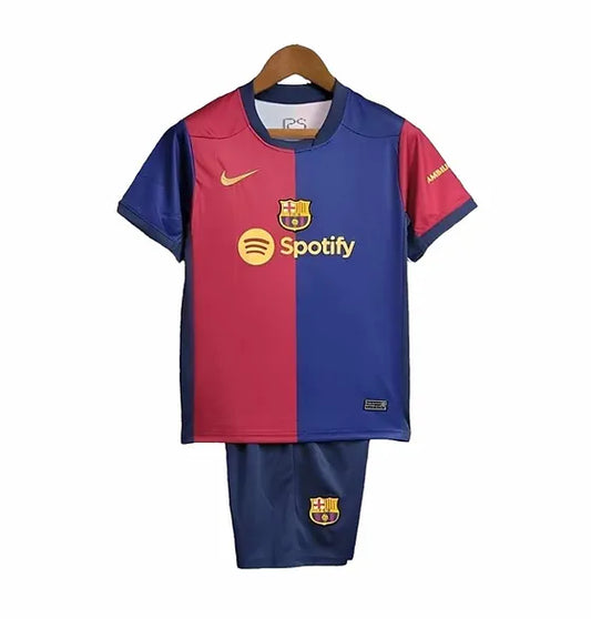 Camiseta + short Barcelona local 2024/2025 - NIÑOS vista sobre fondo blanco