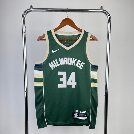 Milwaukee Bucks Local 24/25