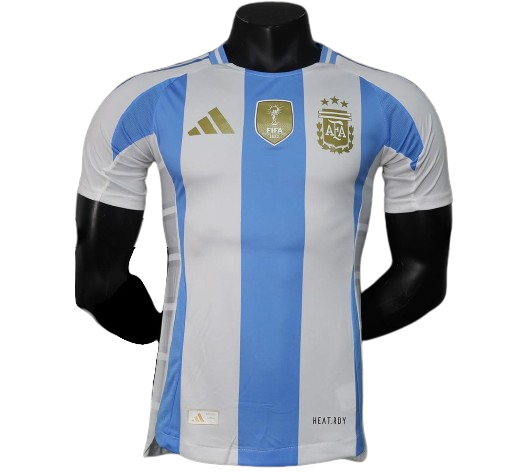 Camiseta Argentina local - Copa América 2024 Versión Jugador vista sobre fondo blanco