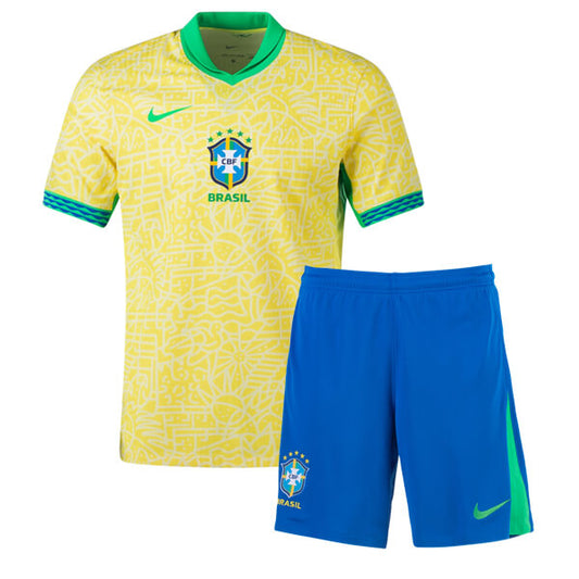 Camiseta + short Brasil local 2024/2025 - NIÑOS vista sobre fondo blanco