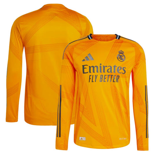 Camiseta Real Madrid visitante 2024/2025 - Manga larga vista sobre fondo blanco