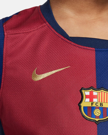 Camiseta + short Barcelona local 2024/2025 - NIÑOS vista sobre fondo blanco