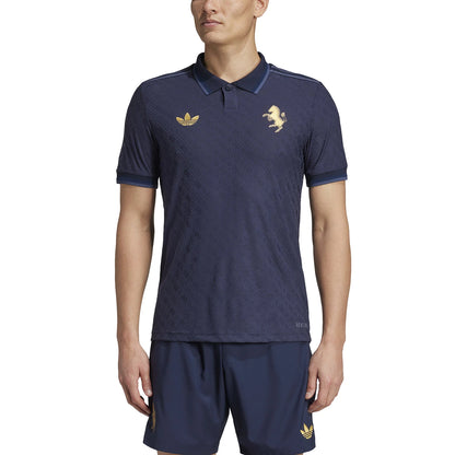 Camiseta Juventus tercera 2024/2025 vista sobre fondo blanco