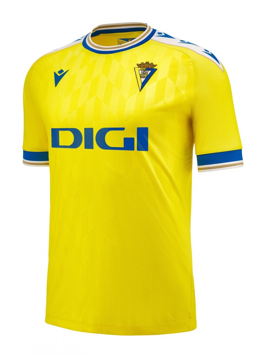 Camiseta Cadiz CF local 2023/2024 vista sobre fondo blanco