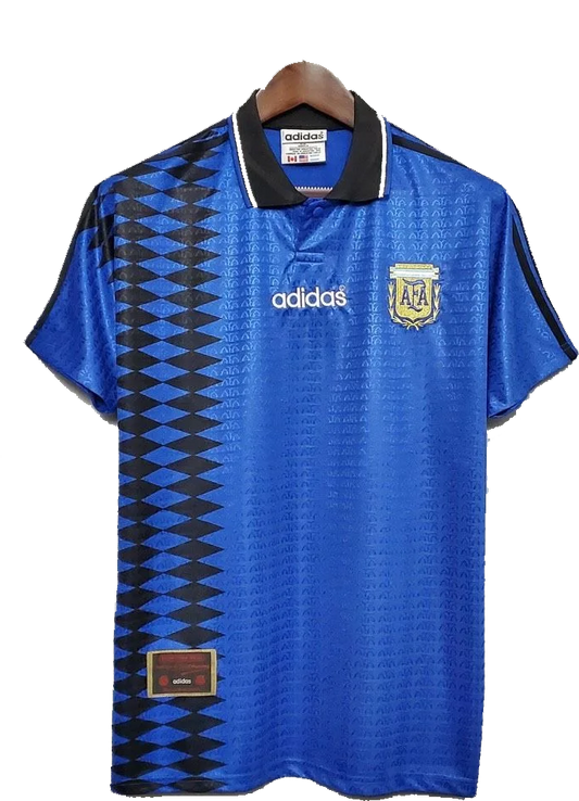 Camiseta Argentina Alternativa Retro - 1994 vista sobre fondo blanco