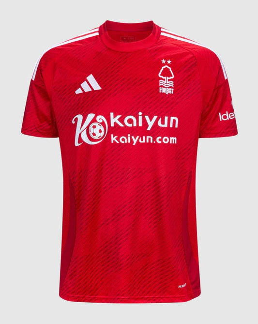 Camiseta Nottingham Forest local 2024/2025 vista sobre fondo blanco
