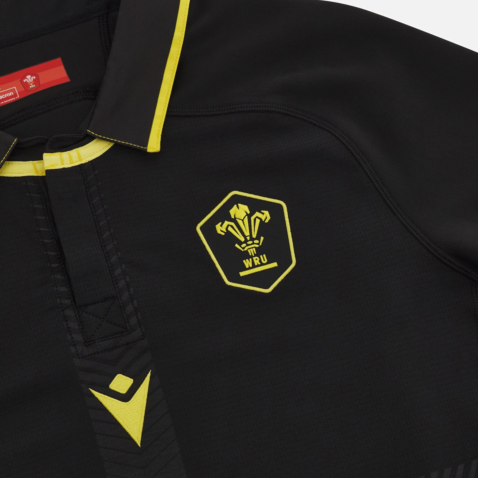 Camiseta Rugby Gales alternativa - RWC '23 vista sobre fondo blanco