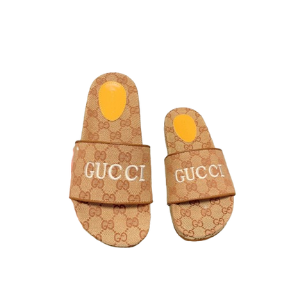 Slippers Gucci - Clásicas ⚡ TL STORE vista sobre fondo blanco
