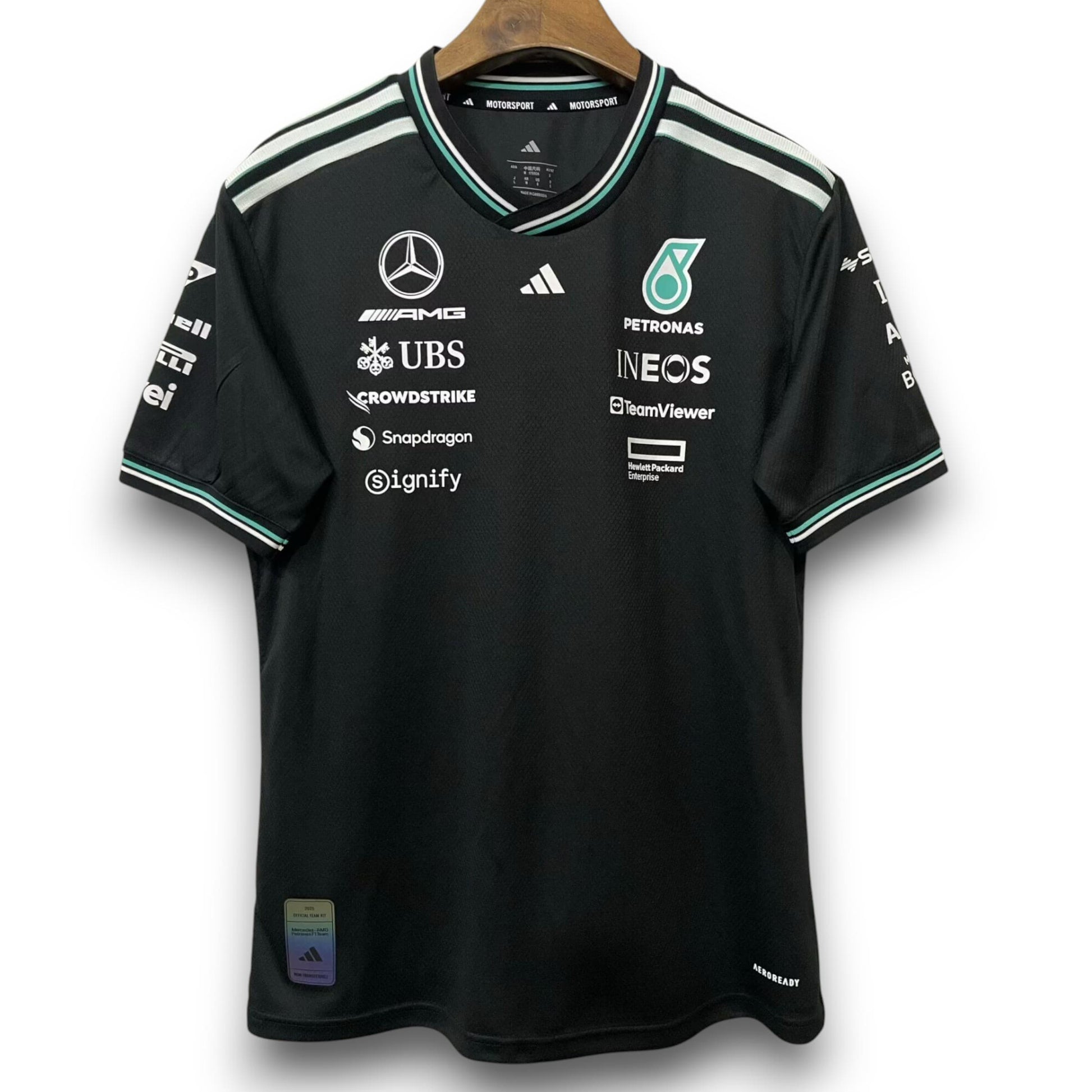 Camiseta Mercedes F1 2025 Black Edition | Colección Silver Arrows