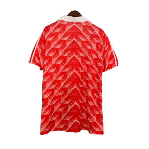 Camiseta Unión Soviética local Retro 1987/1988 vista sobre fondo blanco
