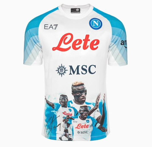 Camiseta Napoli alternativa - Ed. Especial The Face Game Osimhen ⚡ vista sobre fondo blanco