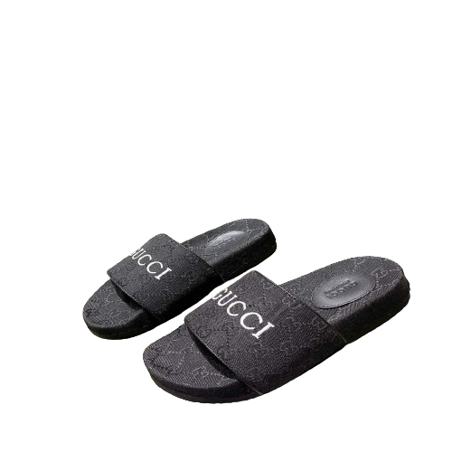 Slippers Gucci ⚡ TL STORE vista sobre fondo blanco