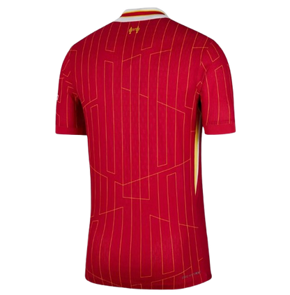 Camiseta Liverpool local 2024/2025 vista sobre fondo blanco
