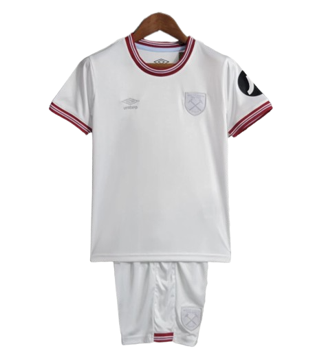 Camiseta + Short West Ham alternativo - NIÑOS 2023/2024 vista sobre fondo blanco